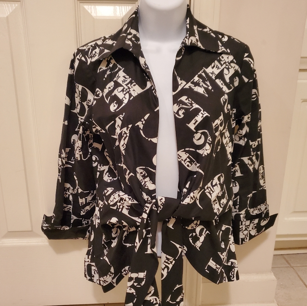 Ladies black and white shirt - size: s